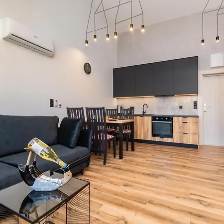 Flatbook Loft - Parking, Plac Zabaw, Strefa Grillowa شقة يانتار